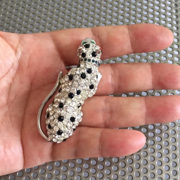 🖤KJL💕Leopard crystal brooch